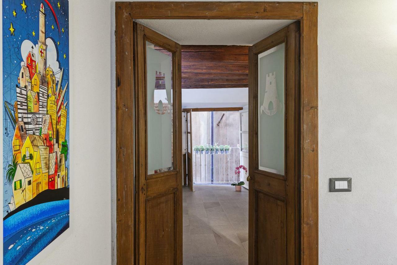 Wood And Stone Apartment In The Historical Center Genova Esterno foto