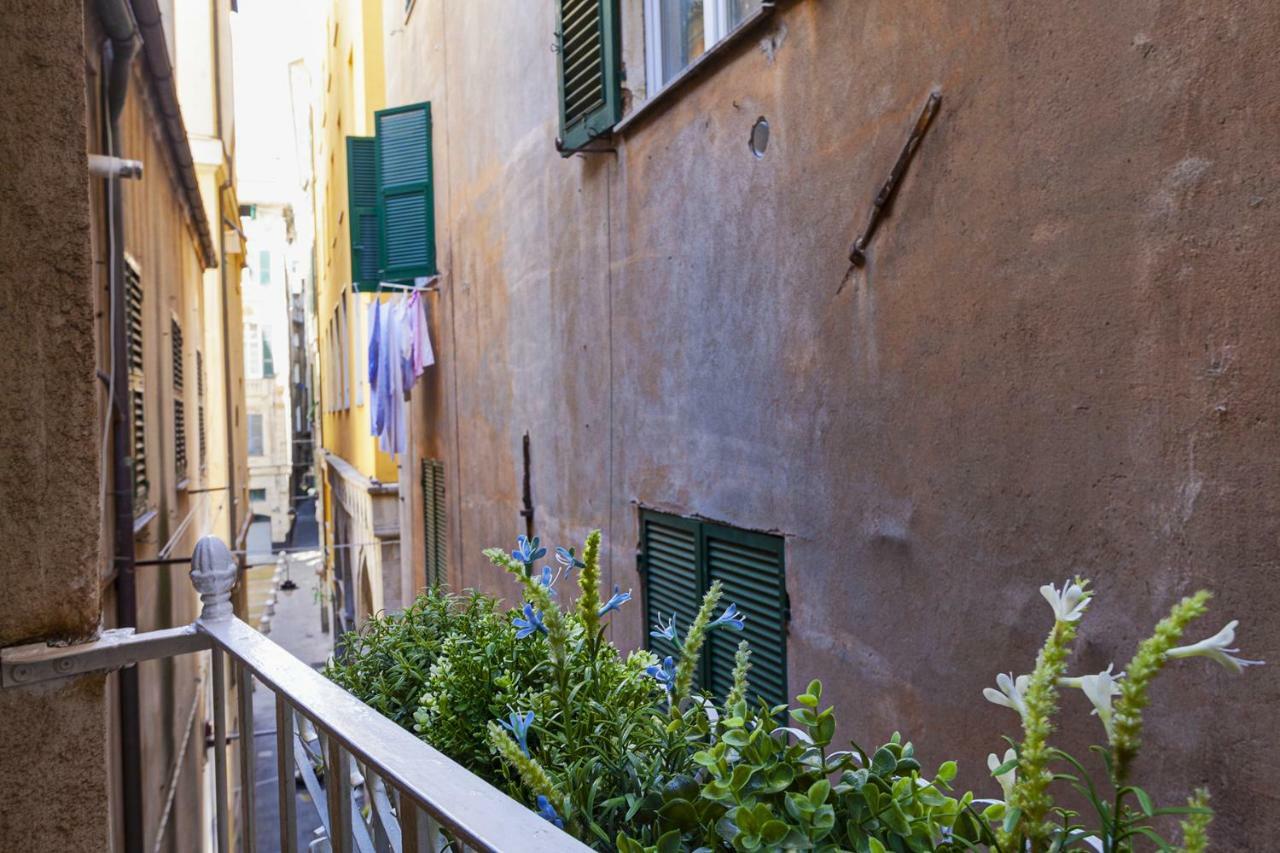 Wood And Stone Apartment In The Historical Center Genova Esterno foto