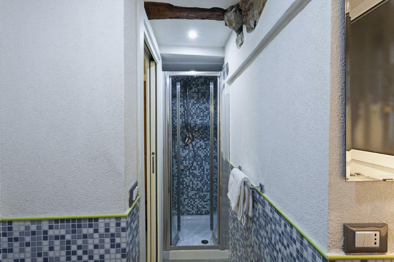 Wood And Stone Apartment In The Historical Center Genova Esterno foto