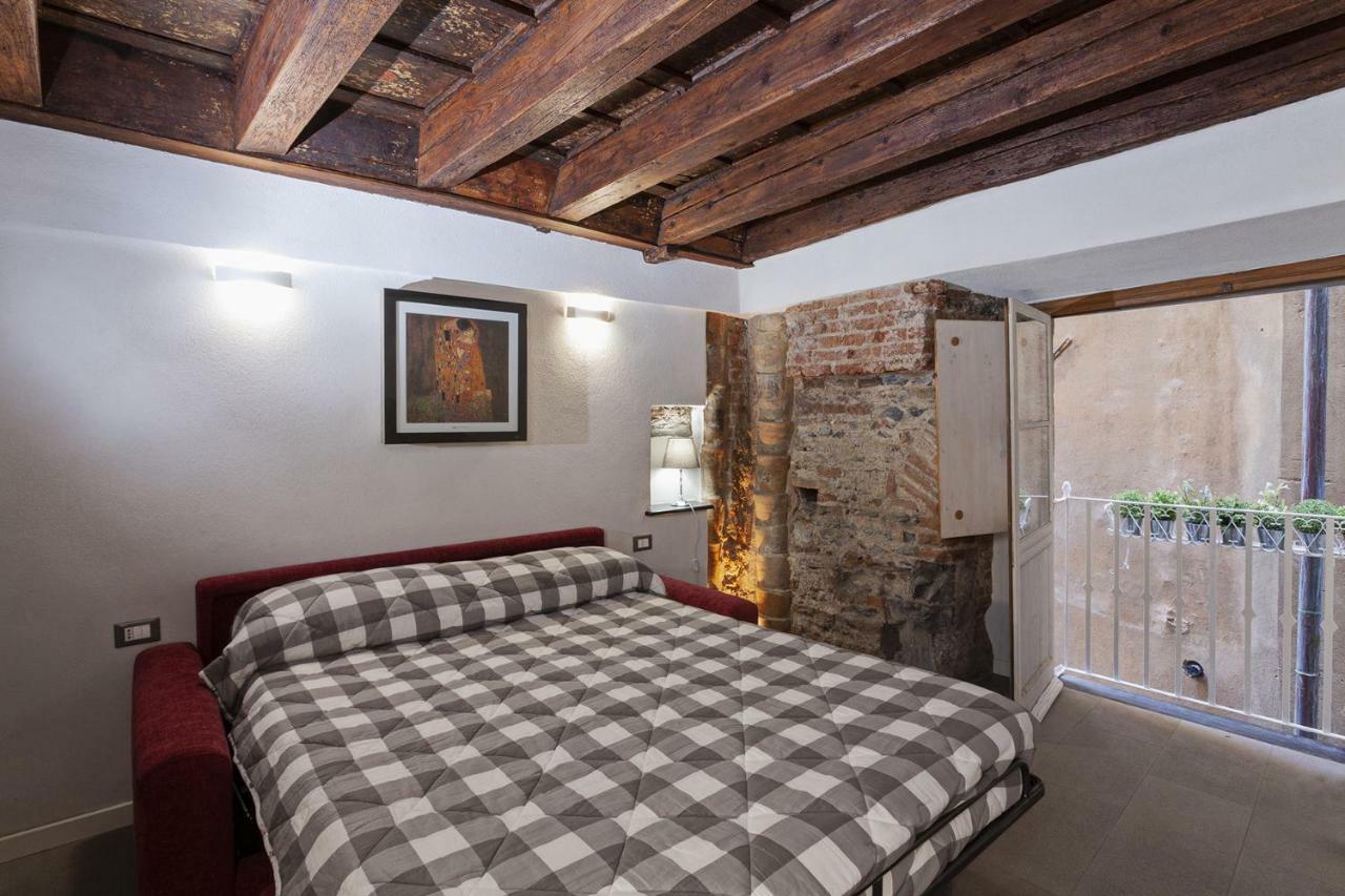 Wood And Stone Apartment In The Historical Center Genova Esterno foto