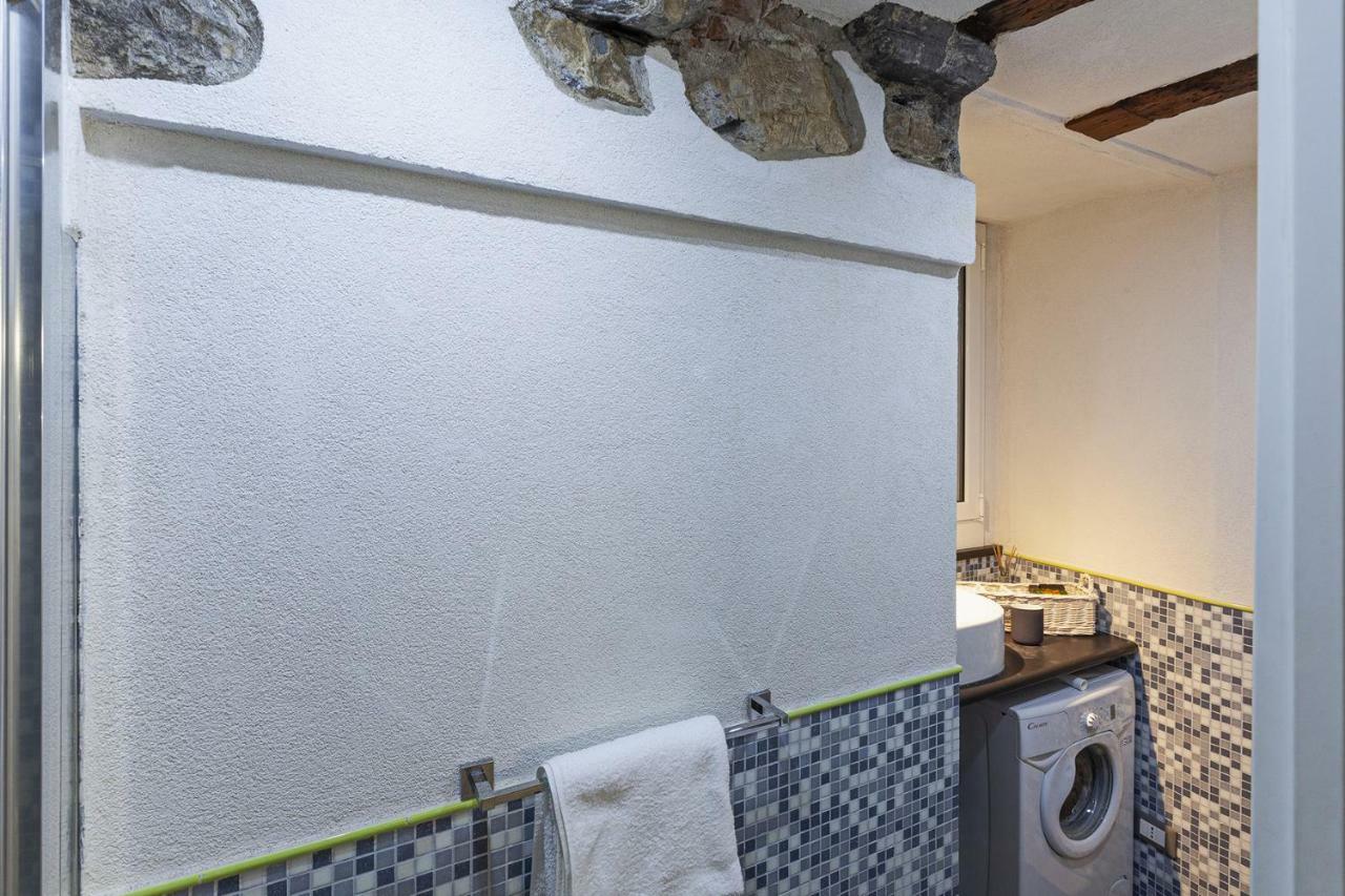 Wood And Stone Apartment In The Historical Center Genova Esterno foto
