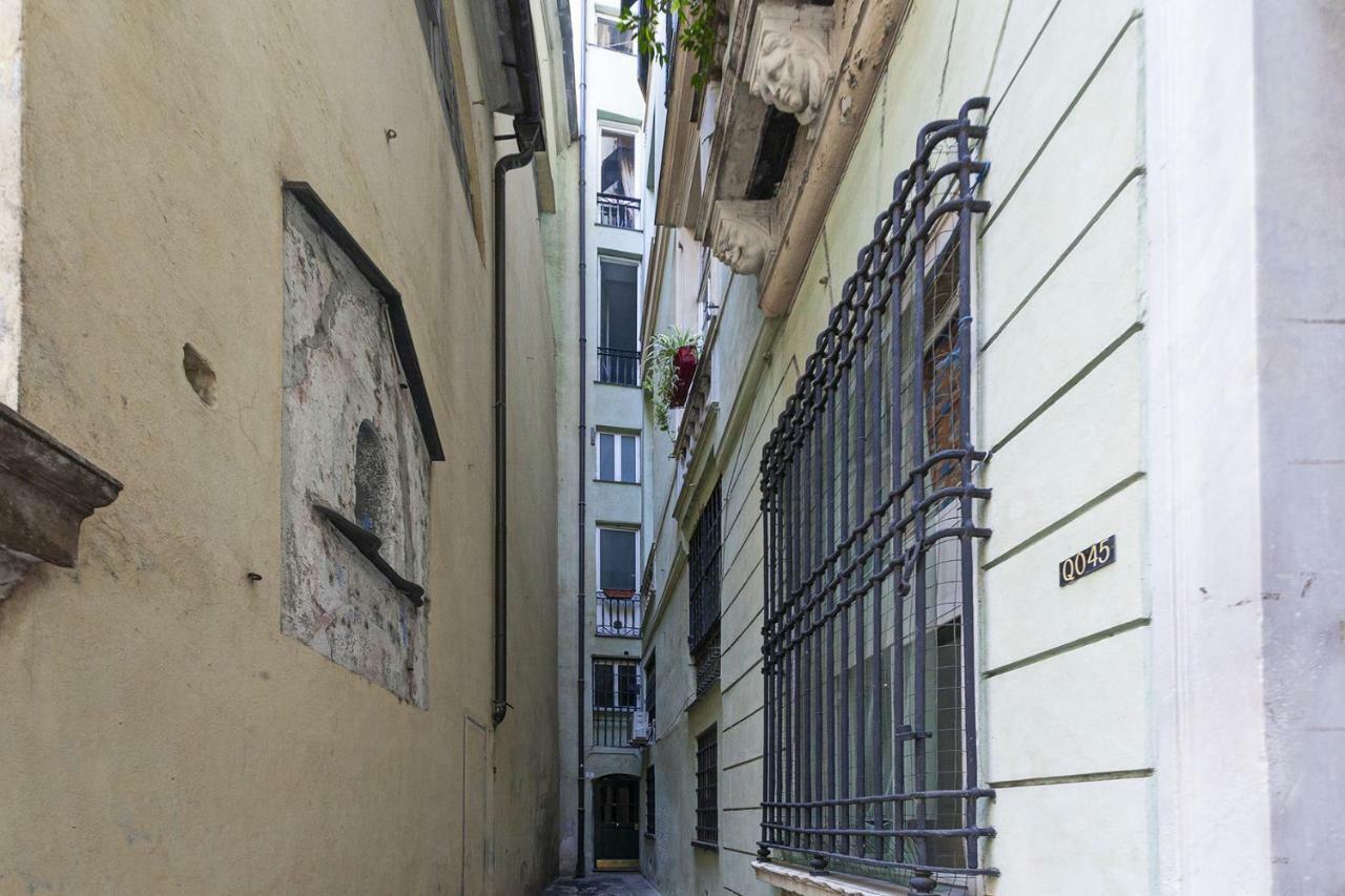 Wood And Stone Apartment In The Historical Center Genova Esterno foto
