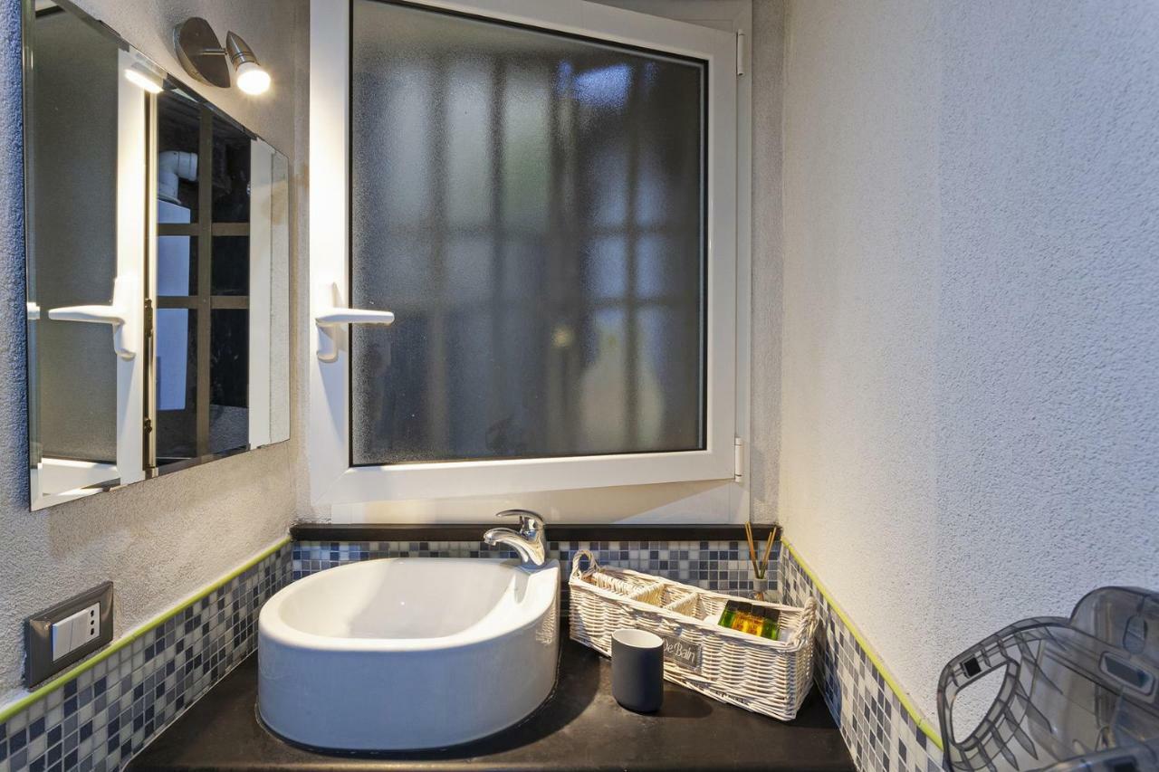 Wood And Stone Apartment In The Historical Center Genova Esterno foto